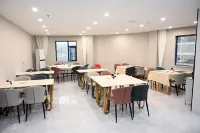 Yizhang Manju Hotel - 2-Star