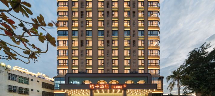 Orange Hotel (Wanning High-speed Railway Station) Hotele w: Wanning