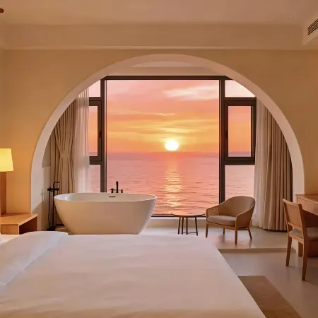 Huanhai Holiday Apartment (Yangjiang Hailing Island Poly Yintan Branch)