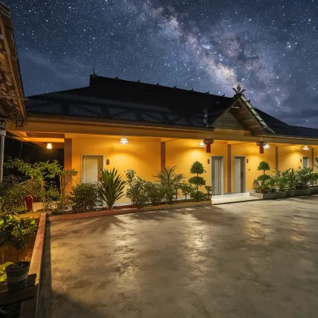 Jingmaishan Gukang Mingye Homestay (Princess Banyan Tree)