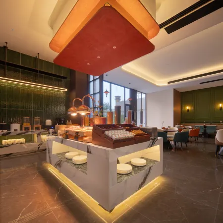 Xingyi Jushan Square Dongpoying Hotel (Menglecheng)