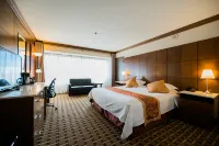 La Crystal Hotel Hotels in Compton