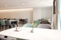 Starway Hotel (Yinan Junyue Plaza) - فطور