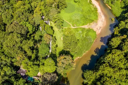 Khao Sok Riverside Cottages Отели в г. Phanom