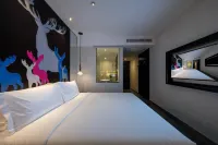 JuYue Hotel (Qingdao Haier Road Shilaoren Bathing Beach) - Beach