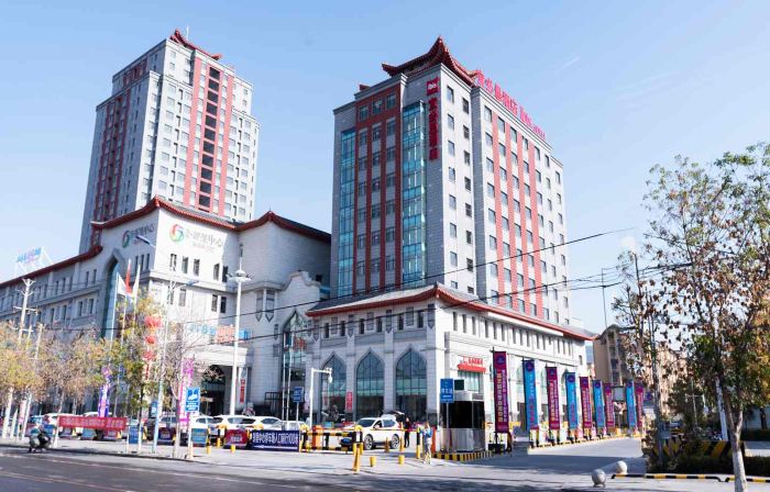 Ibis Hotel (Changji Jianshe Road Snack Street)