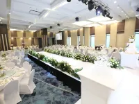 Novotel Hanoi Thai Ha Hotels near Dong Da
