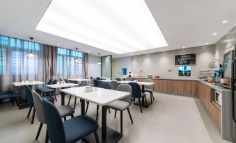 Home Inn Selected (Shenzhen Huaqiaobei Yannan Metro Station)