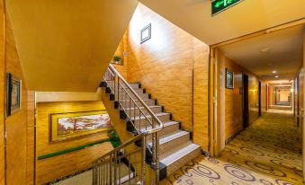 Huasheng Hotel (Lanzhou Dongfanghong Plaza)