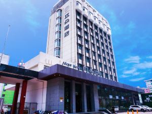 Atour Hotel (QinHuangDao Railway Station Yingbin Road)