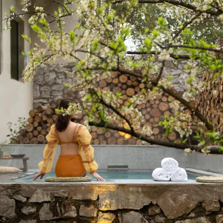 Yifangxi Hot Spring Hotel (Xianahei Branch, Wanfenglin Scenic Area)