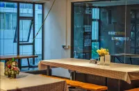 Dengba International Youth Hostel (Shenzhen Futian Convention and Exhibition Center)