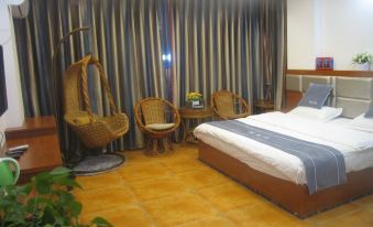 Fuxian Lake Jinhuyuan Hotel (Gushan Scenic Area)