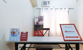 1. RedDoorz..