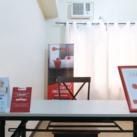 RedDoorz @ Western Highway Lodge Hotel