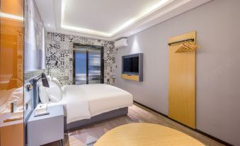 Plinisi American Hotel (Lixin Road Store, Five Star Pedestrian Street, Liuzhou)