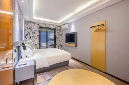 Plinisi American Hotel (Lixin Road Store, Five Star Pedestrian Street, Liuzhou)