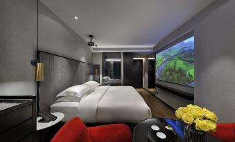 Modern Crown Hotel