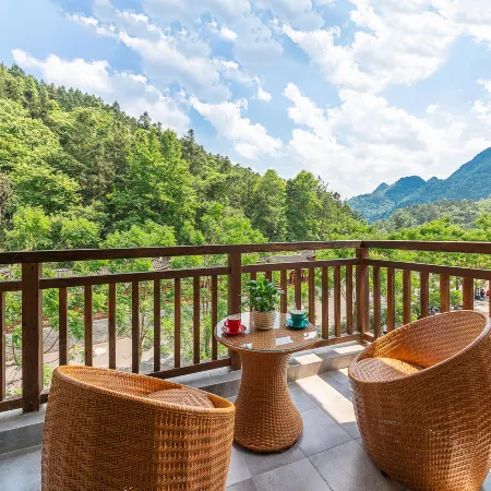 Libo Daqikong Bamboo Garden Boutique Hotel (East Gate Ticket Hall Store of Xiaoqikong Scenic Area)