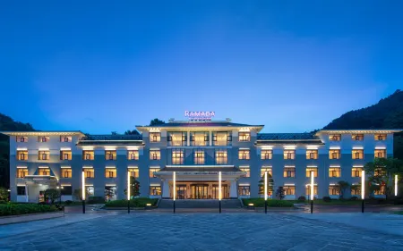 Ramada by Wyndham Xianning Xishan Mountain Отели в г. Тунчен