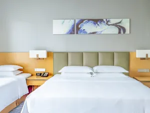 홀리데이 인 네이장 리버사이드