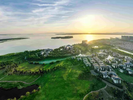 East Tai Lake Grand Hotel Отели рядом с достопримечательностью «Wangong Dike»