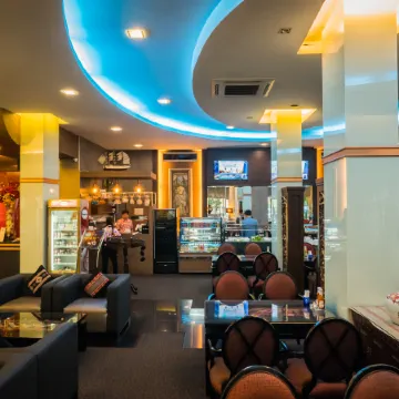 Atrium Boutique Hotel Отели рядом с достопримечательностью «Станция метро Huai Khwang»