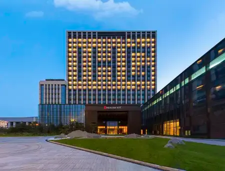 Hualuxe Beijing Xinan