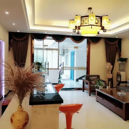 Luonan Rose Yuanxiangcun Inn