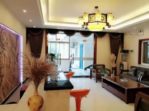 Luonan Rose Yuanxiangcun Inn