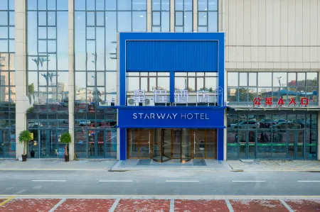 Starway Hotel (Heze College Town) Отели рядом с достопримечательностью «Heze University North Campus»