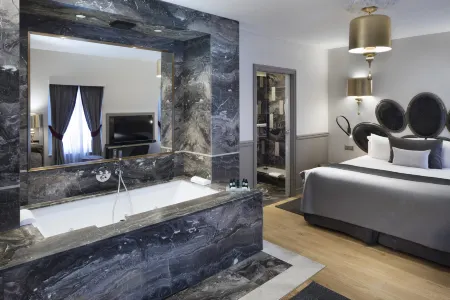 Hotel Lumen Paris Louvre