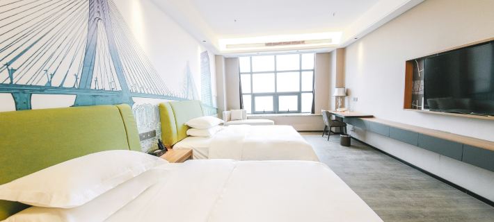 Ten Thousand Platt Regency Holiday Inn Hotels in Suixi