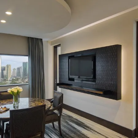 Gran Melia Jakarta Отели рядом с достопримечательностью «Статуя Панчоран»