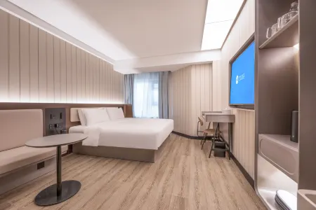 HanTing Hotel (Nantong Yuanrong Square)