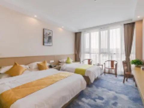 Jindong International Hotel (Dajijia Wanhua Energy Conservation Store) Hotels near Yantai Airport