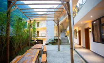 Qingcheng Houshan Shishanli Homestay