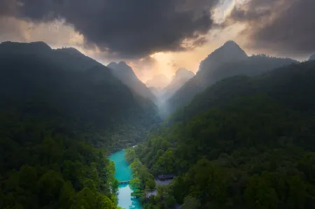 The Journey of Wind. The Humanities of Hunting House (East Gate Shop, Xiaoqikong Scenic Area, Libo) Отели рядом с достопримечательностью «Laya Waterfall»