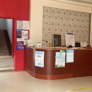 Lanping Caiyu Business Hotel