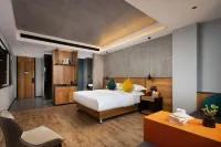 Hill Hotel (Summer Plaza Gymnasium)