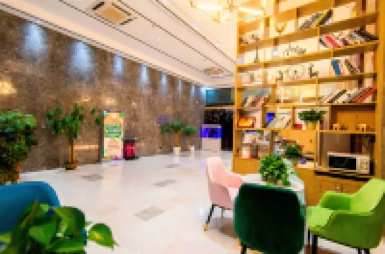 SET Collection Hotel (Macheng North Station Business Logistics City)