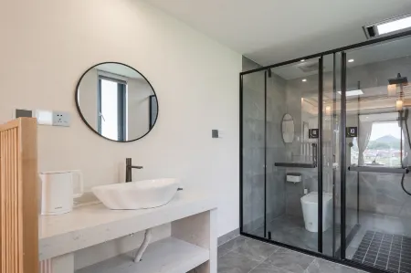 Anji Wenshan tired late · See mountain view cloud holiday light luxury hotel Отели в г. Анжи