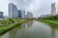 Hete'er Lake View Smart Apartment (Qingshanhu Baolong Plaza)
