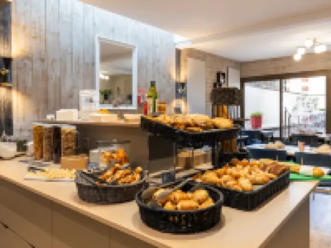 Best Western Plus - L'artist Hotel Tours トゥールのホテル