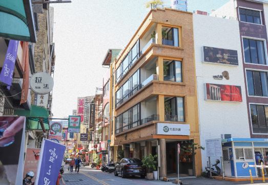 4. 루츠 츄 호텔..