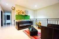 Hotel O Makassar near Gereja Advent Tikala Baru formerly Rid's Hotel Các khách sạn ở Kairagi Dua