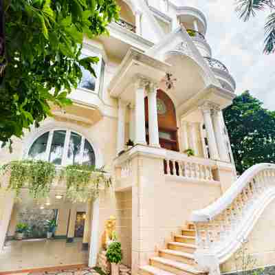 KN1 Holiday Villa Hotel Exterior
