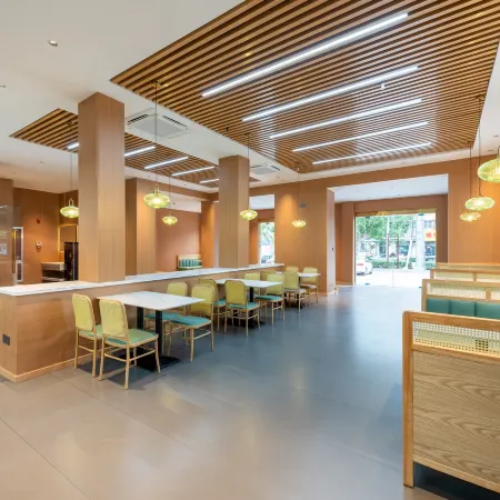 VX Hotel (Suining Renmin Yiyuan Xingmei Shopping Plaza)