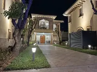 Qingyuan Lion Lake Penglai Pavilion Villa