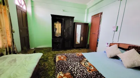 Ojas Home Bharatpur Отели рядом с достопримечательностью «Chitwan Jungle Safari»